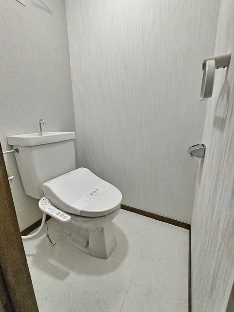 トイレ　★★トイレは洗浄機能付き便座です♪★★