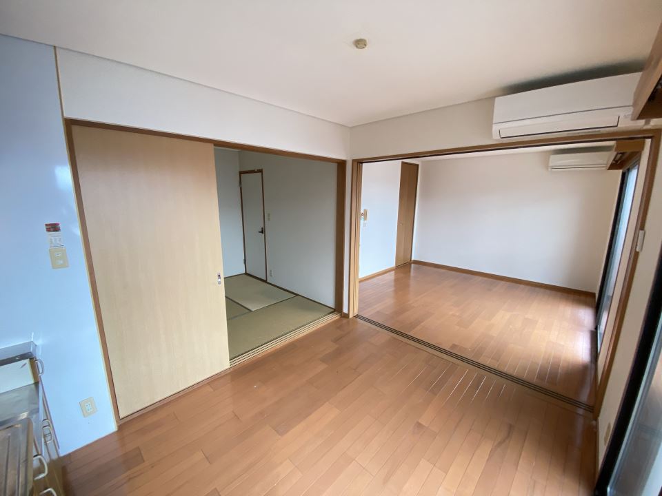 居室・リビング　７畳洋室と繋げるとＬＤＫの様に使用できる