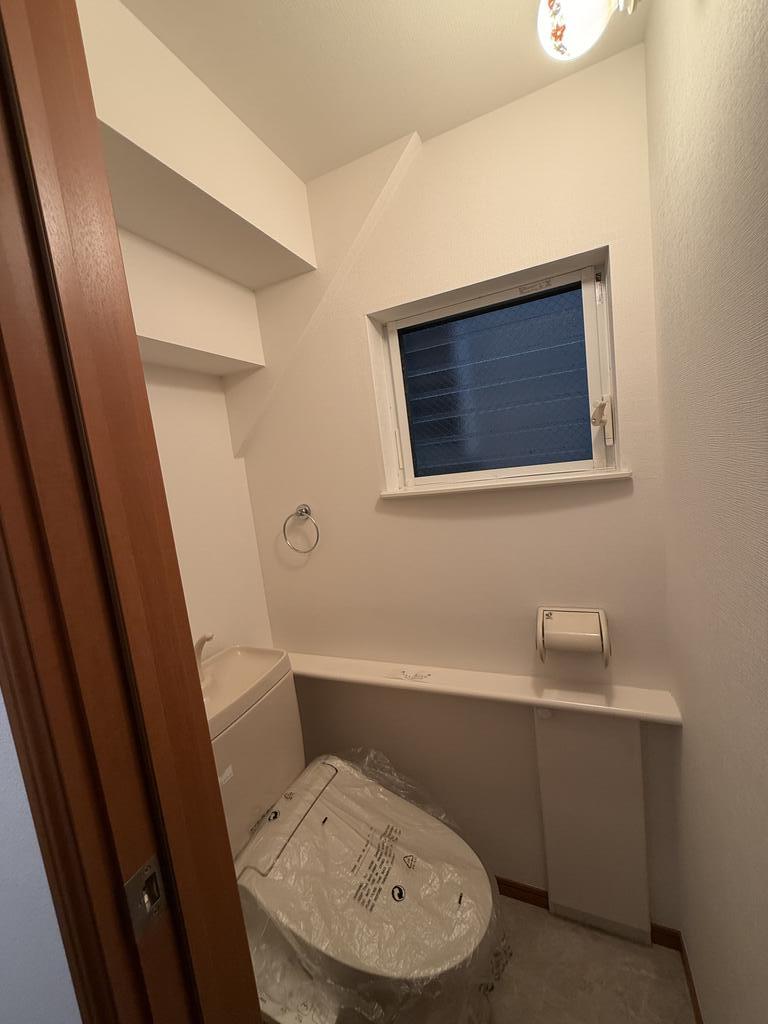 赤羽戸建のトイレ写真