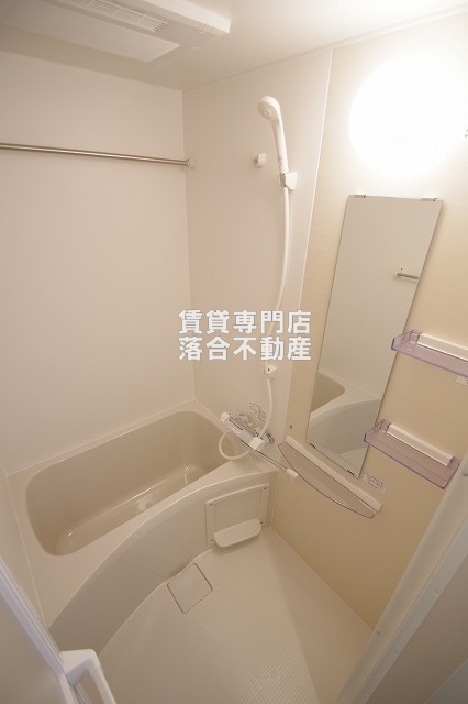 バス・シャワールーム　落ち着いた空間のお風呂