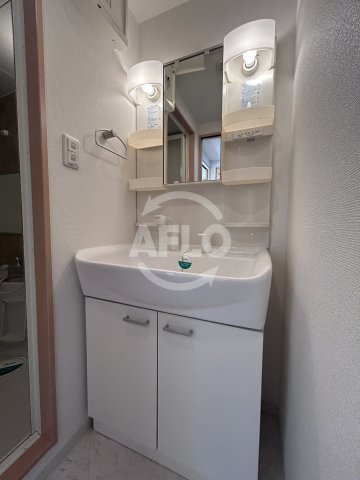 洗面設備　Dolce Vita 新大阪　洗面台