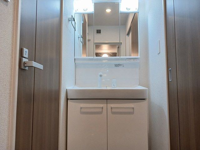 洗面設備　脱衣スペースもあります