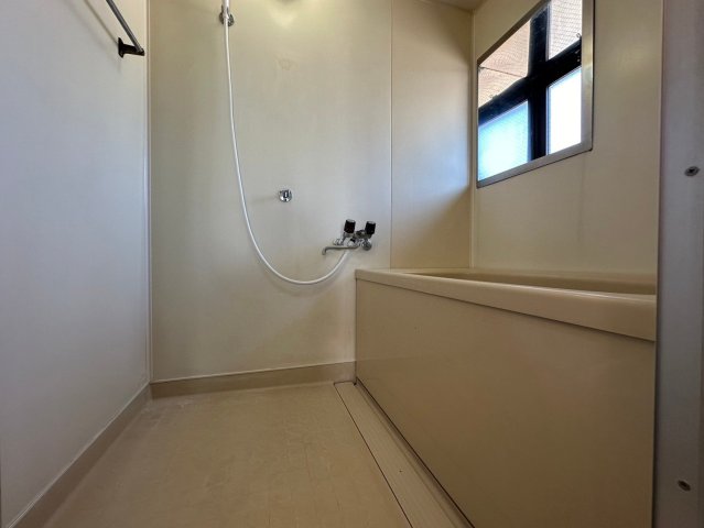バス・シャワールーム　【お部屋探しはラックハウジングにお問合せ下さいませ】