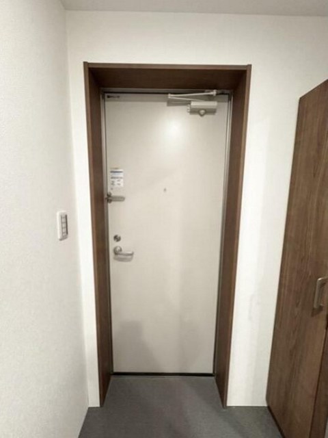 玄関　別部屋同仕様タイプ