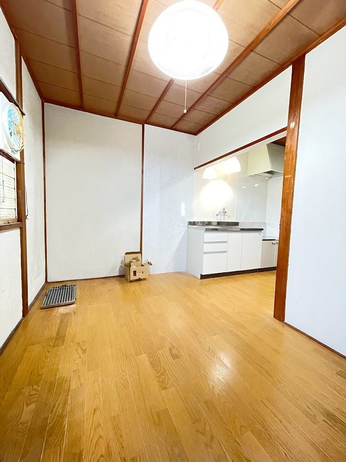 地下鉄七隈線 六本松駅 徒歩8分 2階建 築100年の居間写真
