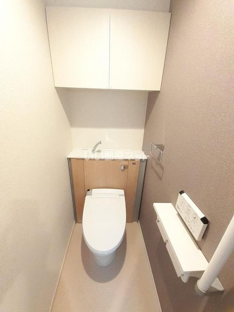 湘南新宿ライン高海 高崎駅 徒歩20分 9階建 築4年のトイレ写真