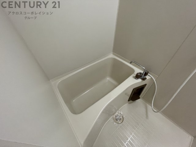 バス・シャワールーム　シンプルで機能的な浴室です！