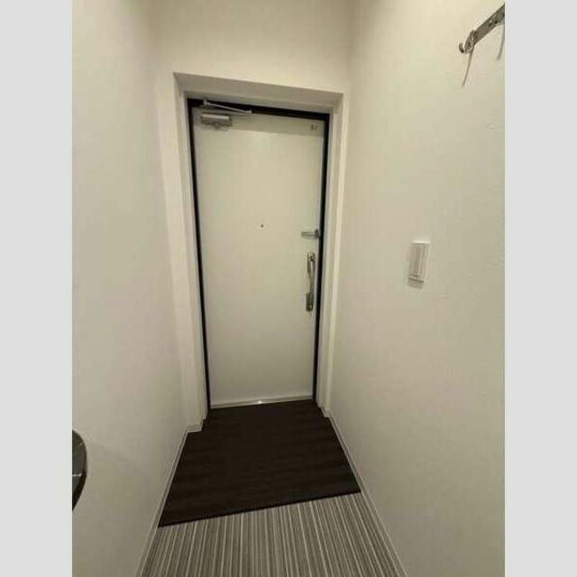 玄関　※別部屋参考写真