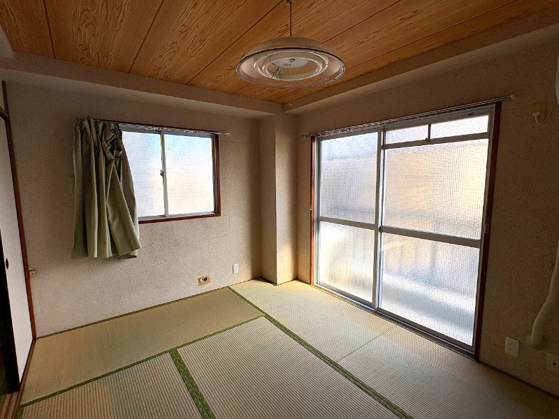 マンション光愛の居間写真