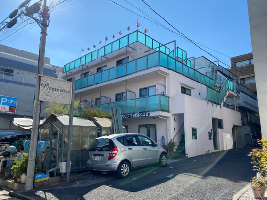 建物外観　お電話でお問い合わせ頂きますとスムーズに対応可能です＾＾