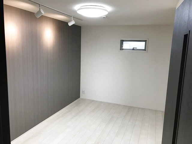 フジパレス浜寺公園II番館の居間写真