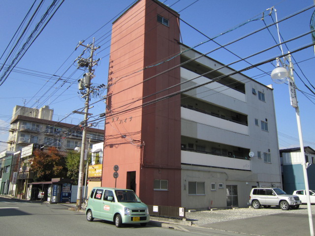 長野市東鶴賀町のアパートの建物外観