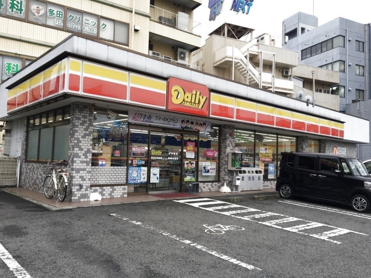 コンビニ　デイリーヤマザキ 深井駅前店（コンビニ）まで325m