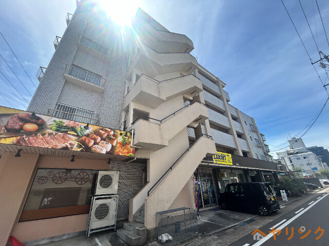 【名古屋市名東区一社のマンションの建物外観】