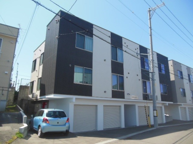 札幌市清田区北野四条のアパートの建物外観