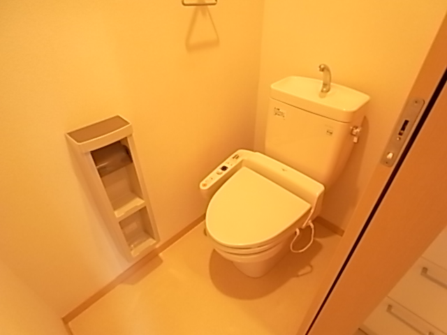 【神戸市垂水区舞子台のアパートのトイレ】