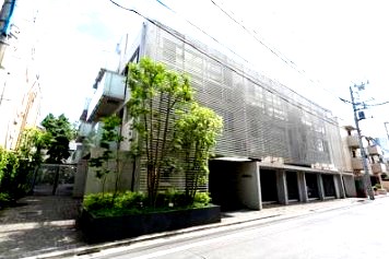 東京都新宿区南町（マンション）の賃貸物件の外観