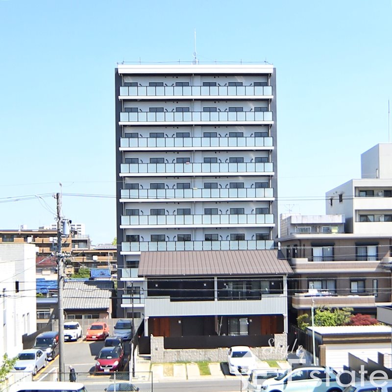 名古屋市名東区名東本通のマンションの建物外観