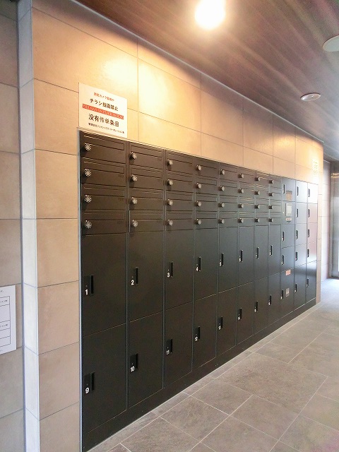 ロビー　宅配ＢＯＸ