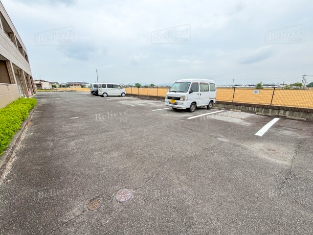 駐車場　駐車スペースもあります☆