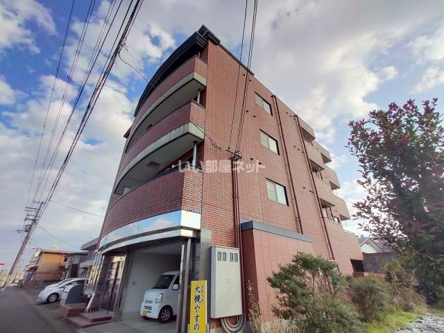 福知山市厚中町のマンションの建物外観