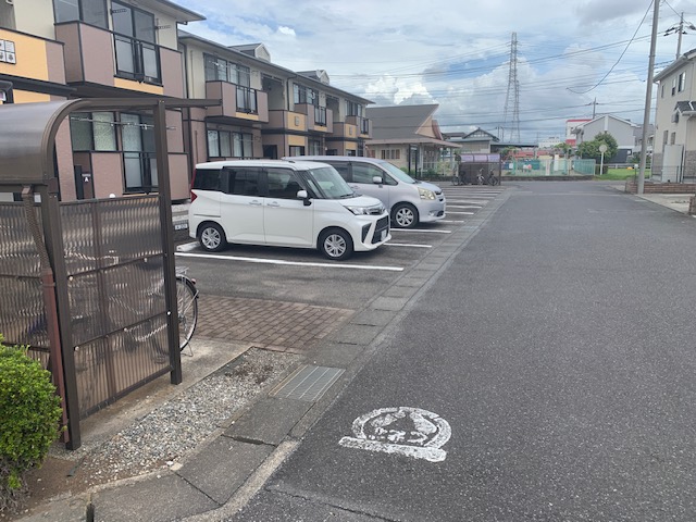 駐車場　敷地内駐車スペース