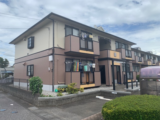 建物外観　南向きで日当たり良好　角部屋　インターネット無料