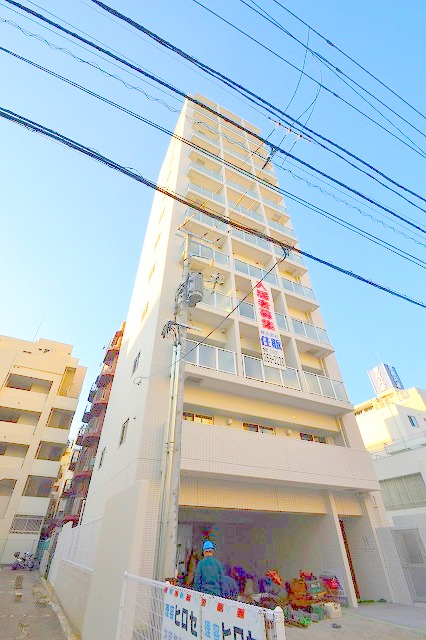 【広島市東区光町のマンションの建物外観】