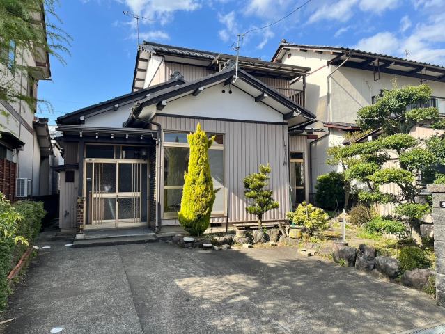 貸家　下江守の建物外観