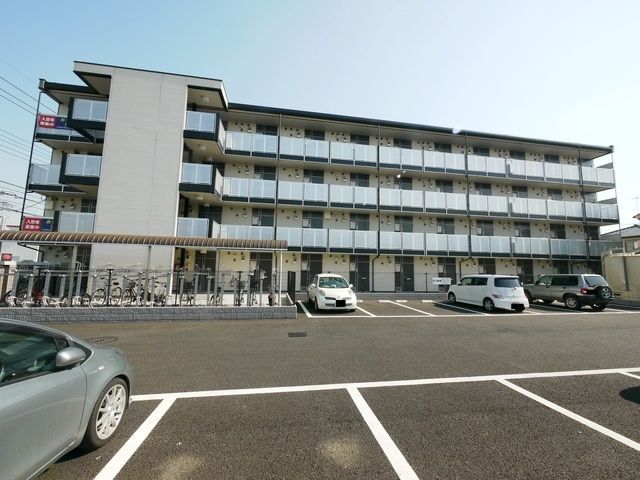 【桶川市東のマンションの駐車場】