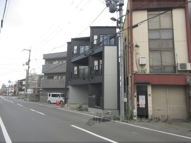 Ｍｉｒｅｉ太秦天神川の建物外観