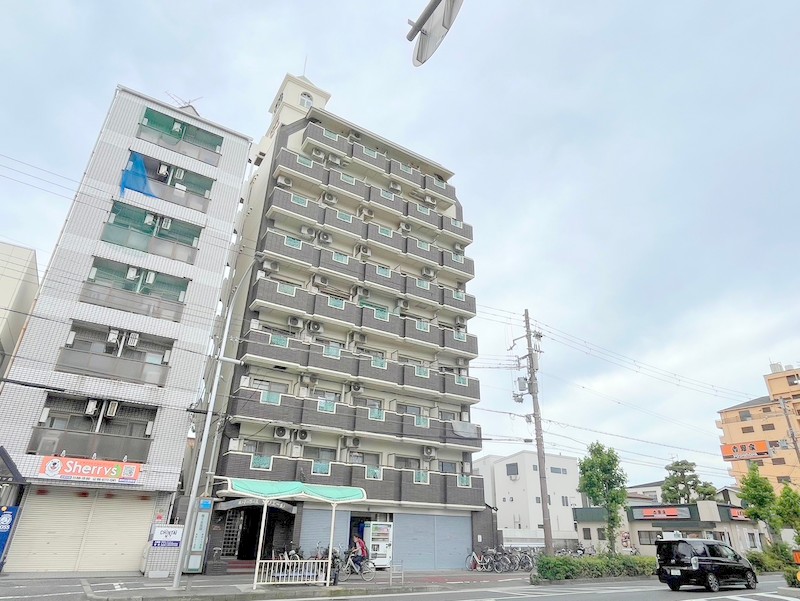 大阪市東住吉区照ケ丘矢田のマンションの建物外観