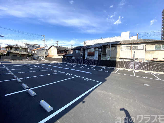 駐車場　広々とした駐車場！