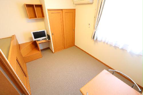 居室・リビング　大型家具・家電は設置済みなのでお手軽にお引越しが可能