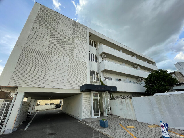 LARK安田PARTIIの建物外観