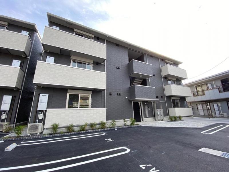 高松市屋島西町のアパートの建物外観