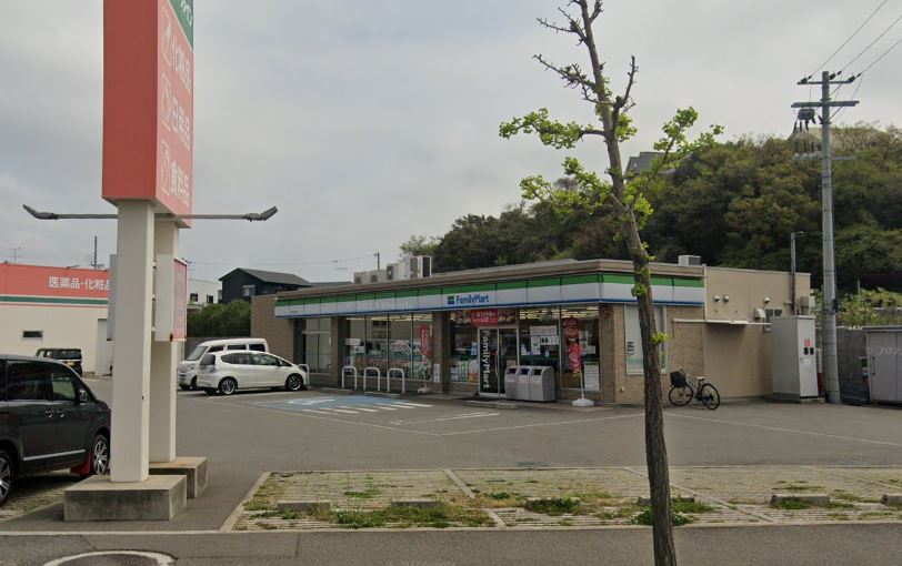 コンビニ　ファミリーマート 和歌山関戸店（コンビニ）まで510m