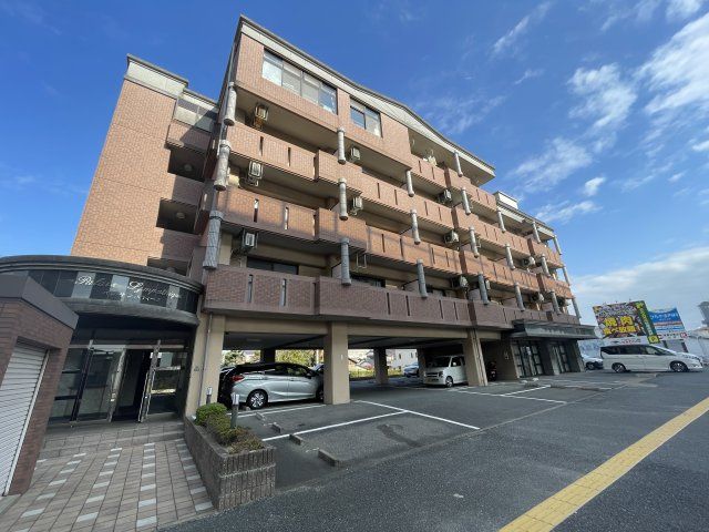 福岡市西区拾六町のマンションの建物外観