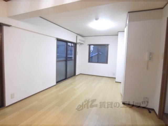 居室・リビング　広々しています