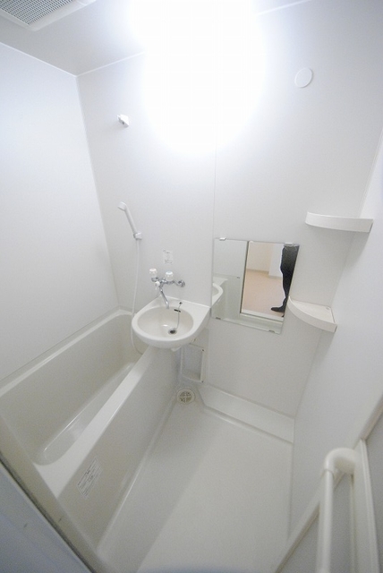 バス・シャワールーム　写真はＣ号室