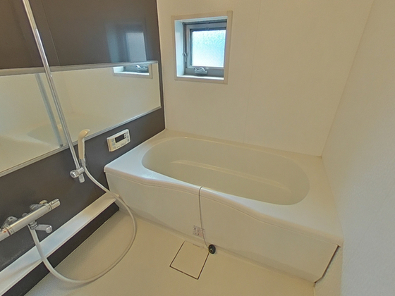 バス・シャワールーム　※別部屋の写真です