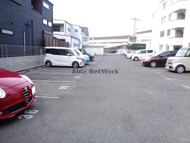 駐車場　駐車場