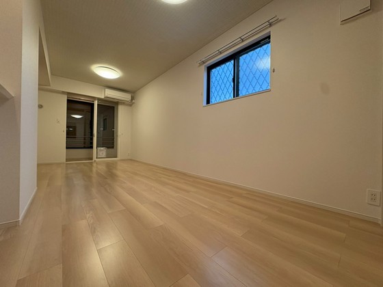 居室・リビング　※別部屋の写真です。