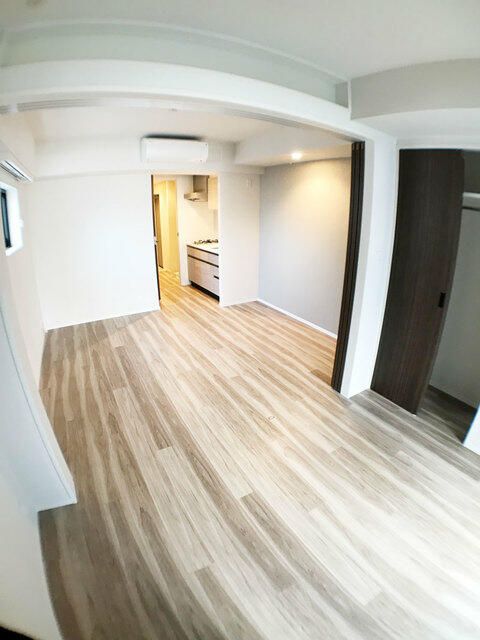 居室・リビング　こちらの居間で趣味の時間をお楽しみください