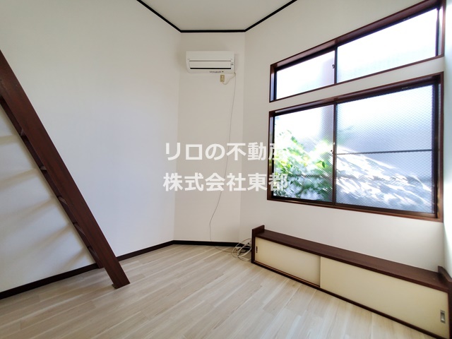 居室・リビング　開放感たっぷりの室内です♪