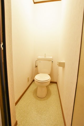 トイレ　別号室の画像です。ご参考下さい