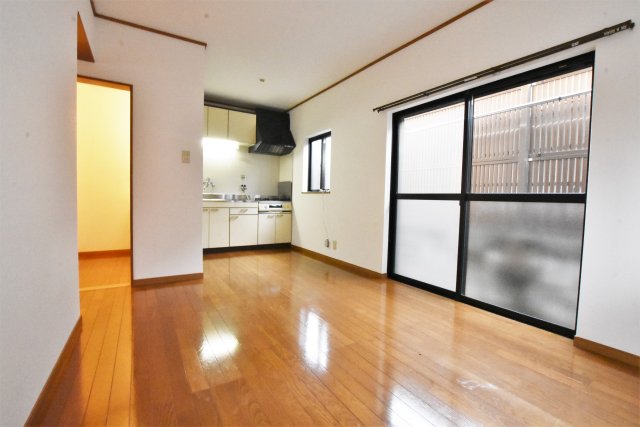 居室・リビング　別号室の画像です。ご参考下さい