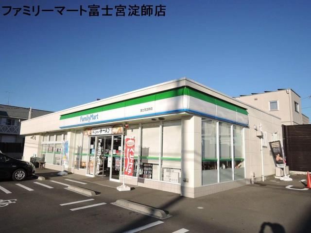 コンビニ　ファミリーマート（コンビニ）まで200m