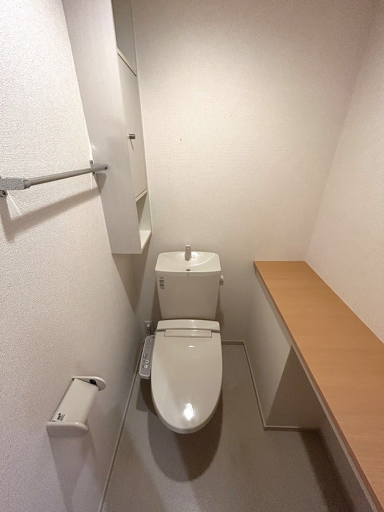 トイレ　（画像は２０２号　参考にしてください。）