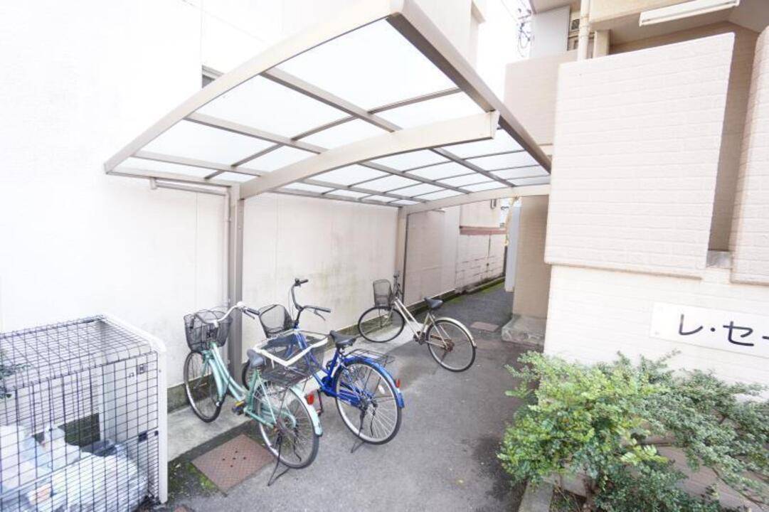 駐車場　駐輪場